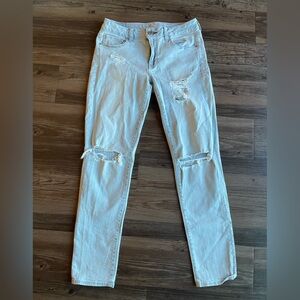 American Eagle Lightwash Skinny Jean - Size 10